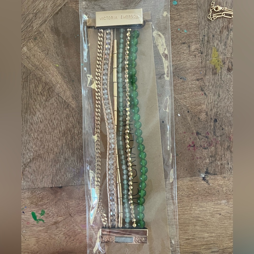 Victoria Emerson Elegant Gold and Green Bracelet